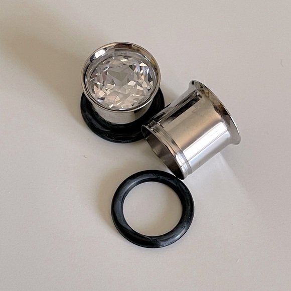 Surgical steel clear crystal tunnels single flare body jewelry earrings - Picture 2 of 2